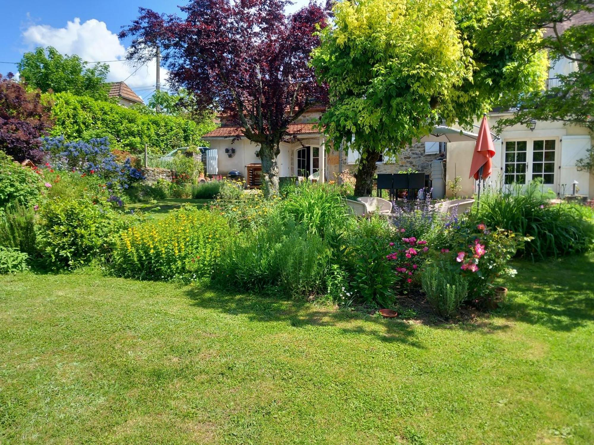 Les Trois Prunelles Saint-Pierre-Toirac Exterior photo